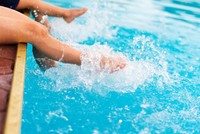 Avoiding Pool Chemical-Associated Health Events Image
